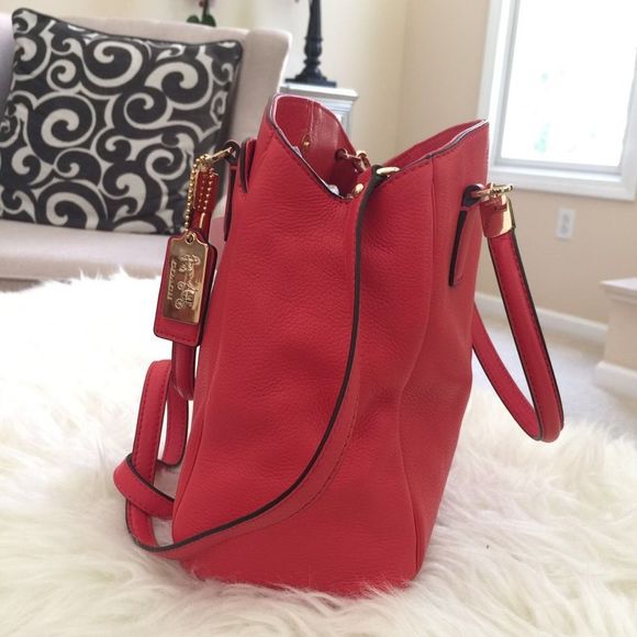 NWT COACH MADISON LEATHER MINETTA CROSSBODY - Picture 3 of 5